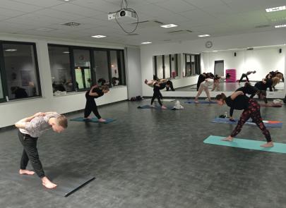 Zadbaj o siebie w rytmie jogi!