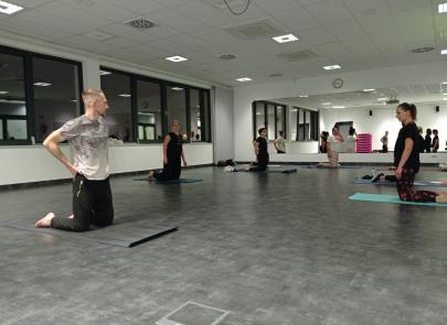 Zadbaj o siebie w rytmie jogi!