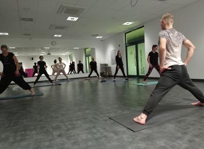 Zadbaj o siebie w rytmie jogi!