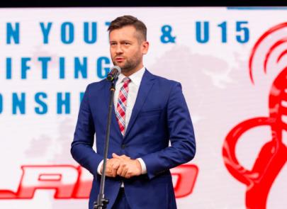 Minister sportu i turystyki Kami Bortniczuk