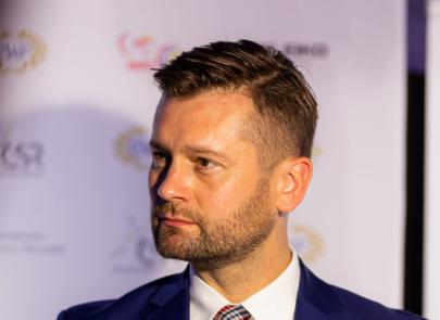 Minister sportu i turystyki Kami Bortniczuk