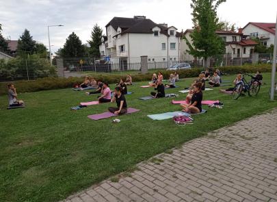 Joga w plenerze – dołącz do nas!