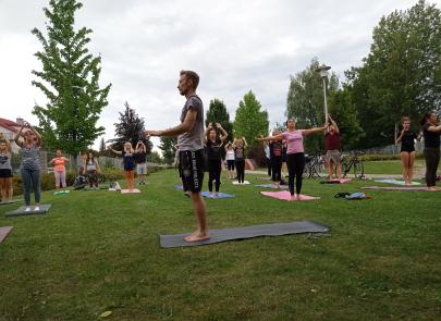 Joga w plenerze – dołącz do nas!