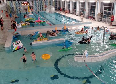 Karnawałowa magia na basenie – dziękujemy za wspólną zabawę!