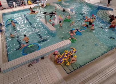 Karnawałowa magia na basenie – dziękujemy za wspólną zabawę!