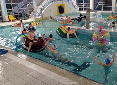 Karnawałowa magia na basenie – dziękujemy za wspólną zabawę!