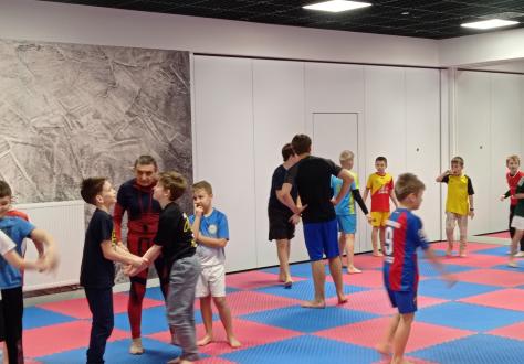 Feryjne zajęcia MMA