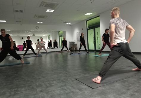 Wieczorna joga w Centrum Sportu Raszyn – zadbaj o siebie